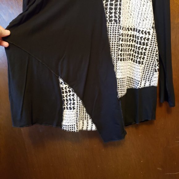 Asymmetrical hem cowl neck top - Picture 4 of 6